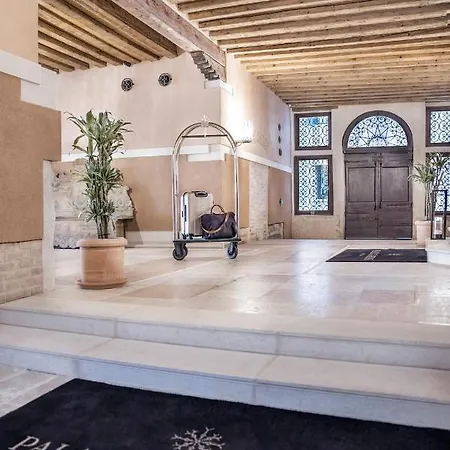 Palazzo Garzoni Apartman *